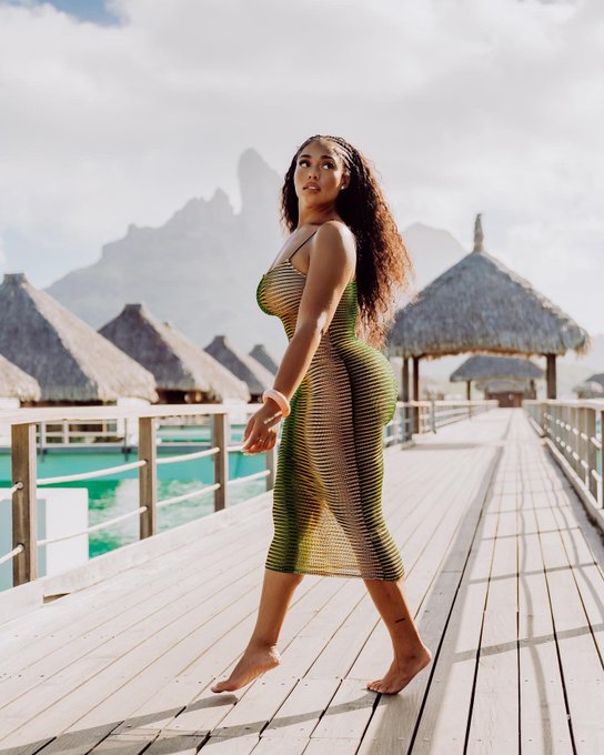 Watch Jordyn Woods's leaked NSFW photo on TwXstars