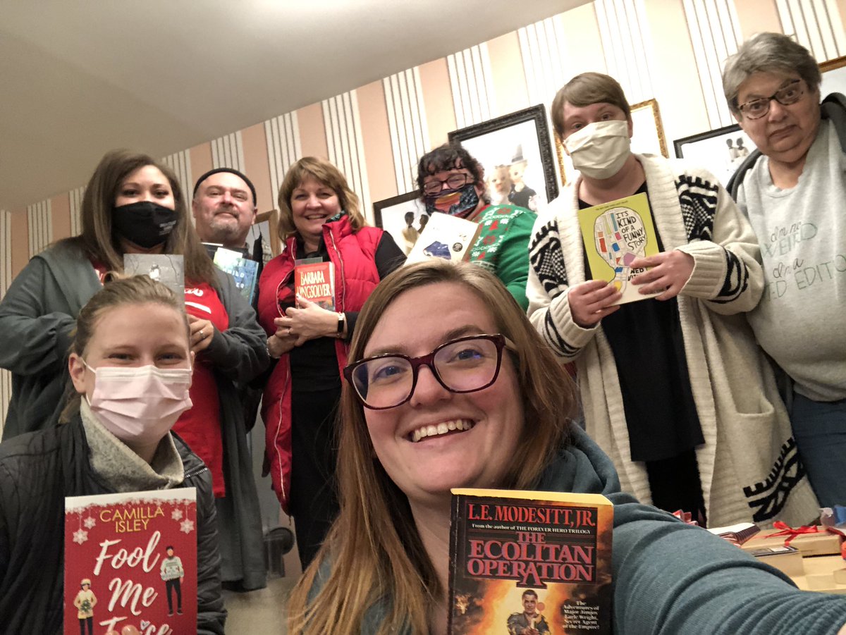 We had a lovely holiday gathering last week for our annual Holiday Book exchange!  Thanks to all who made it out, and thank you <a href="/GraduateHotels/">Graduate Hotels</a> for the lovely space! <a href="/silentbookclub/">Silent Book Club</a>