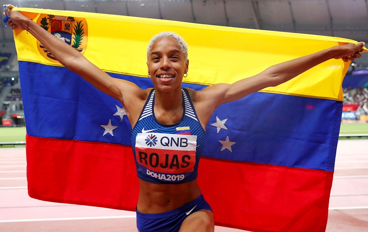 apuertocabello's tweet photo. #VamosConTodo #30Dic Desde la alcaldía de Puerto Cabello, liderada por @JCbetancourt72 , felicitamos a nuestra @TeamRojas45 por ganar el Premio  Periodistas Deportivos de América, como Atleta Femenina del 2021. ¡QUE ORGULLO! #Campeona #AbrazaLaVida https://t.co/J1a9LLpHu5