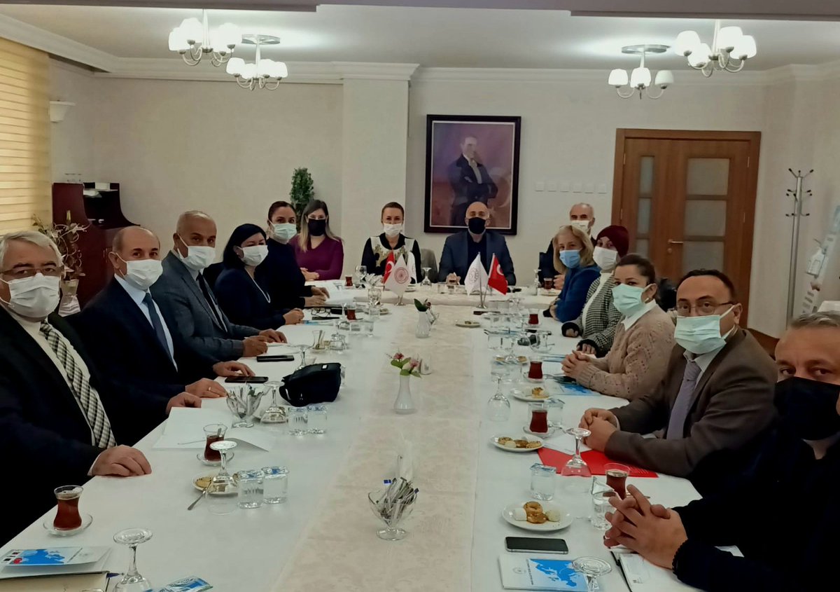 Özel eğitim sınıfları ve kaynaştırma öğrencilerimizin yoğun olduğu MTAL'lerle 
ilgili,  İl Md.Yrd <a href="/BedriEksi/">Bedri EKŞİ</a> MTEGM şube müdürü <a href="/MuberraOzy/">Müberra Özyılmaz</a> ve okul yöneticilerimizin katıldığı verimli bir değerlendirme toplantısı yapıldı.! 
<a href="/tcmeb/">Millî Eğitim Bakanlığı</a>   <a href="/MemAnkara/">Ankara İl Millî Eğitim Müdürlüğü</a>
<a href="/nznsener/">Nazan ŞENER</a> <a href="/Harunfatsa/">Harun Fatsa</a>