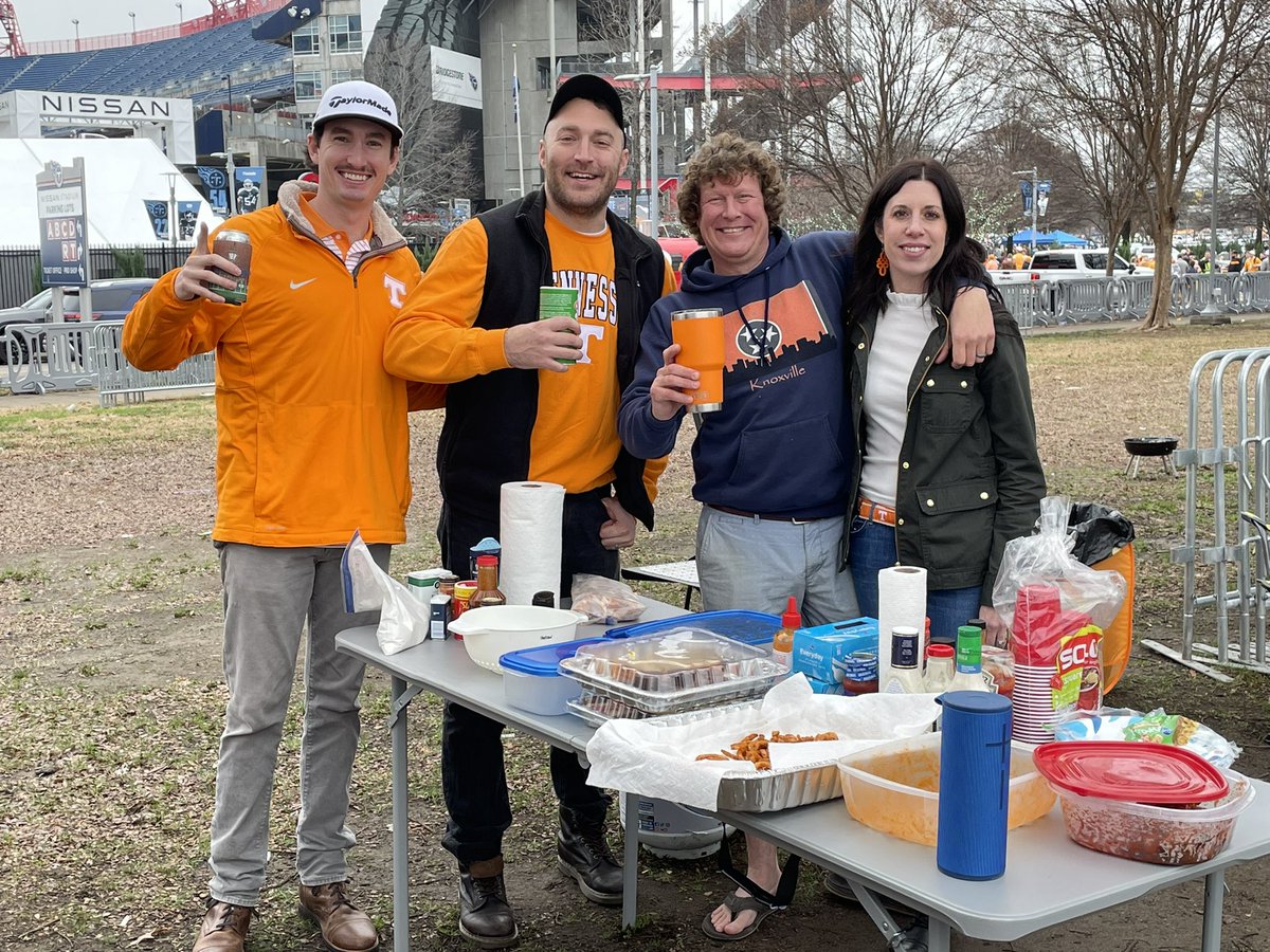 933FMNashville's tweet photo. #Vols fans having a good time at Nissan Stadium getting ready for the @MusicCityBowl!
#UTvsPUR | #GBO https://t.co/NUhRiJOb23