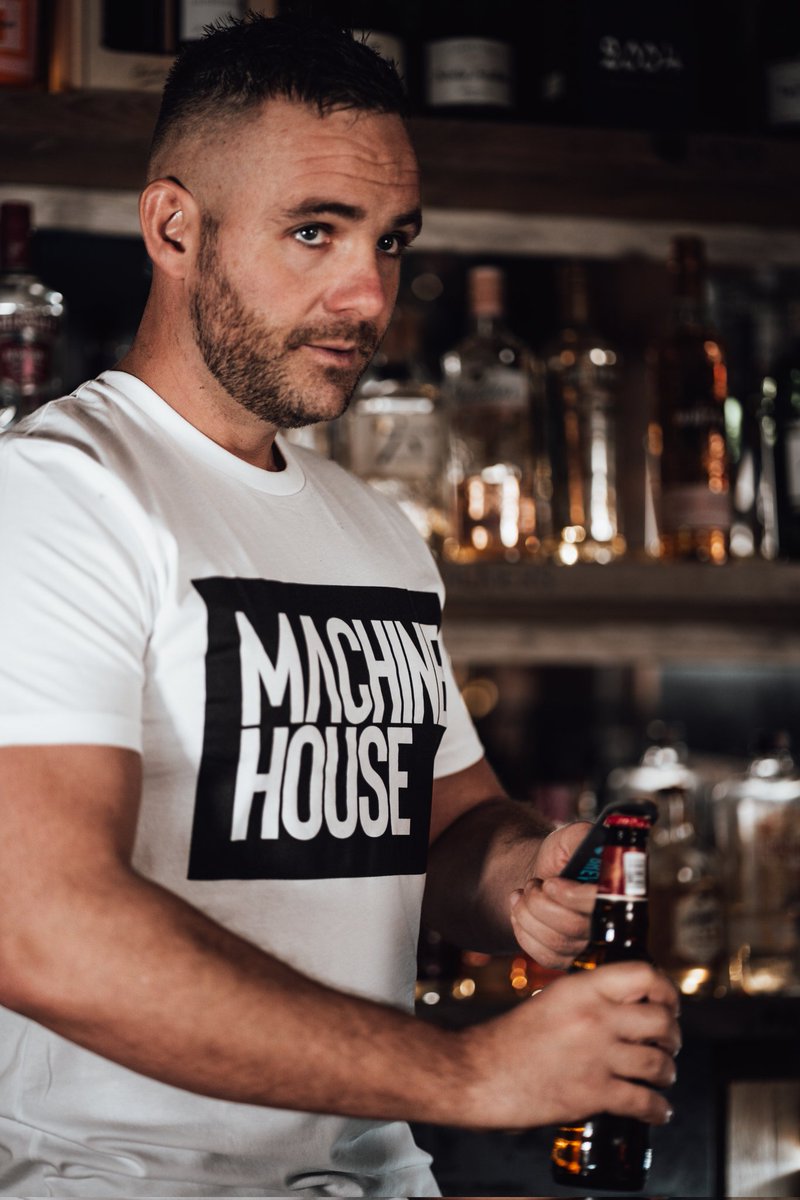 machinehousecl's tweet photo. #MachineHouse Clothing
Online January 2022
#Tshirts
#Hoodies https://t.co/Rs32j3dD56