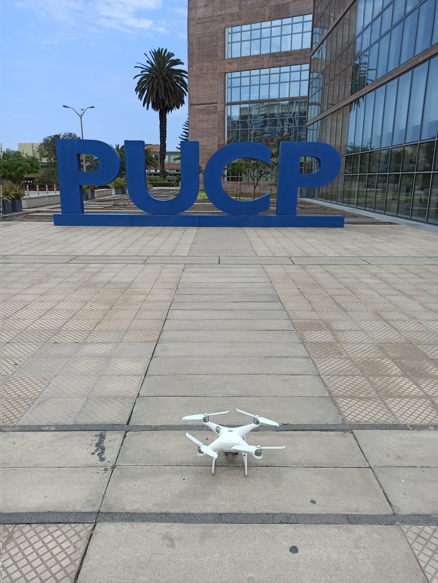robladinho's tweet photo. Concluyendo el 2021 realizando Geodesia y Fotogrametría en la Católica. #PUCP #Geomática #GGREEN https://t.co/U7vVH3TfAv