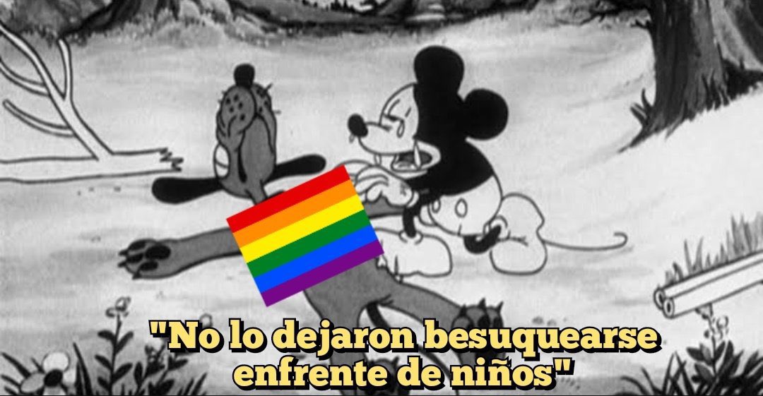 Alecdmx69's tweet photo. A ver si con esta imagen entienden los delicaditos y NO señores 
 #SixFlagsDiscrimina NO discrimina, se me hace Vulgar y de mal gusto que las personas se anden fajando en lugares públicos y más donde hay niños. No tenemos porque tolerar exhibicionismos. https://t.co/MXVX2MyCXu