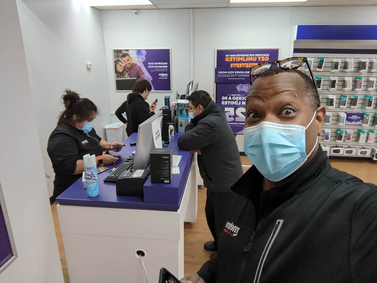 Randall Carter (@r_carte06) on Twitter photo Getting those last few phones before the New Year? <a href="/MetroByTMobile/">Metro by T-Mobile</a> Come by our store at 9518 Lackland today! <a href="/WinstonAwadzi/">Winston Awadzi</a> <a href="/SteveGerevas/">Steve Gerevas</a> #wespeakspanish Getting those last few phones before the New Year? <a href="/MetroByTMobile/">Metro by T-Mobile</a> Come by our store at 9518 Lackland today! <a href="/WinstonAwadzi/">Winston Awadzi</a> <a href="/SteveGerevas/">Steve Gerevas</a> #wespeakspanish