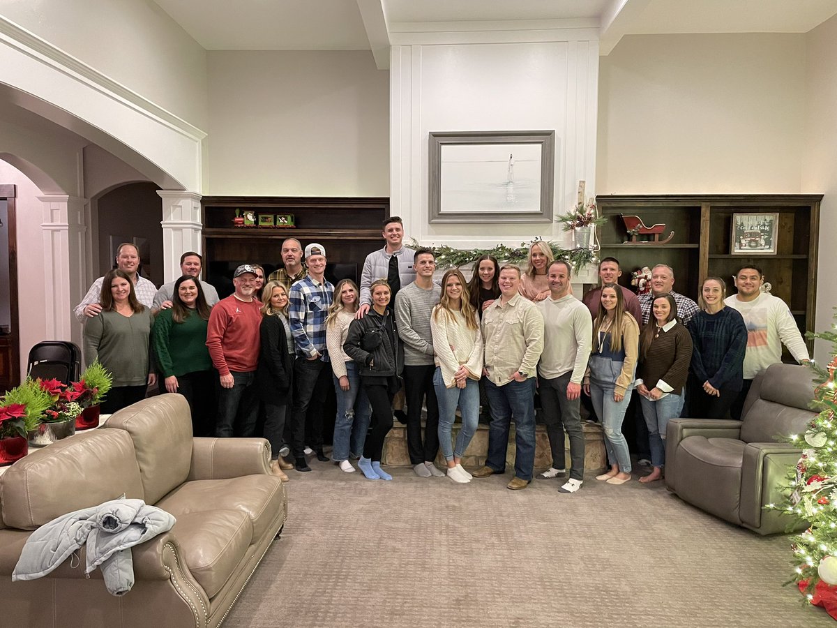 JeffHigginson's tweet photo. Grateful for these good coaches and their selfless wives! @hills_salem https://t.co/WBkxPRktgL