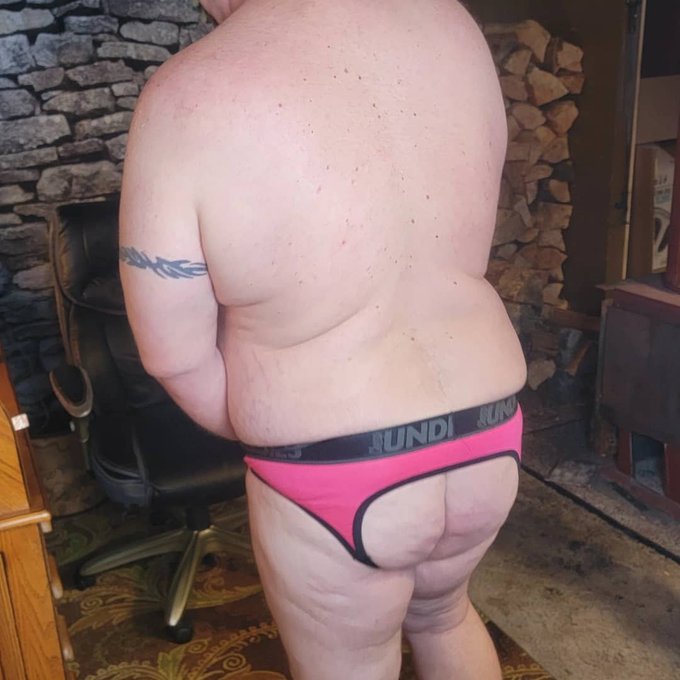 Somebody warm me up
https://t.co/YJMmwuqQul
#RETWEEET 
#gaybears #gay #hugebooty  #gaydaddyson #Gaydads
