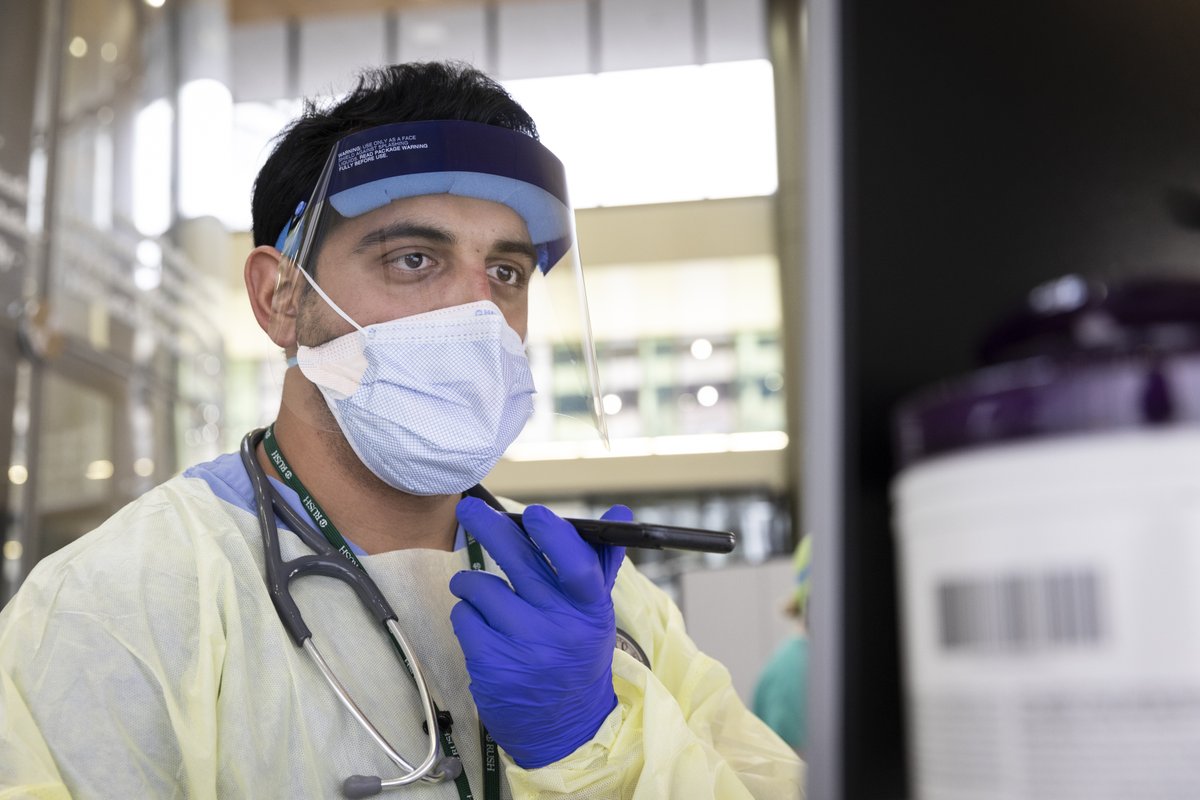 RushMedical's tweet photo. Rush's Brennan Pavilion, which days ago housed a giant tree and holiday decor, has been transformed to accommodate the surge of patients visiting the Medical Center emergency department with COVID-19 symptoms. Thank you to our staff who have worked tirelessly on this expansion. https://t.co/fgD8Btx9dP