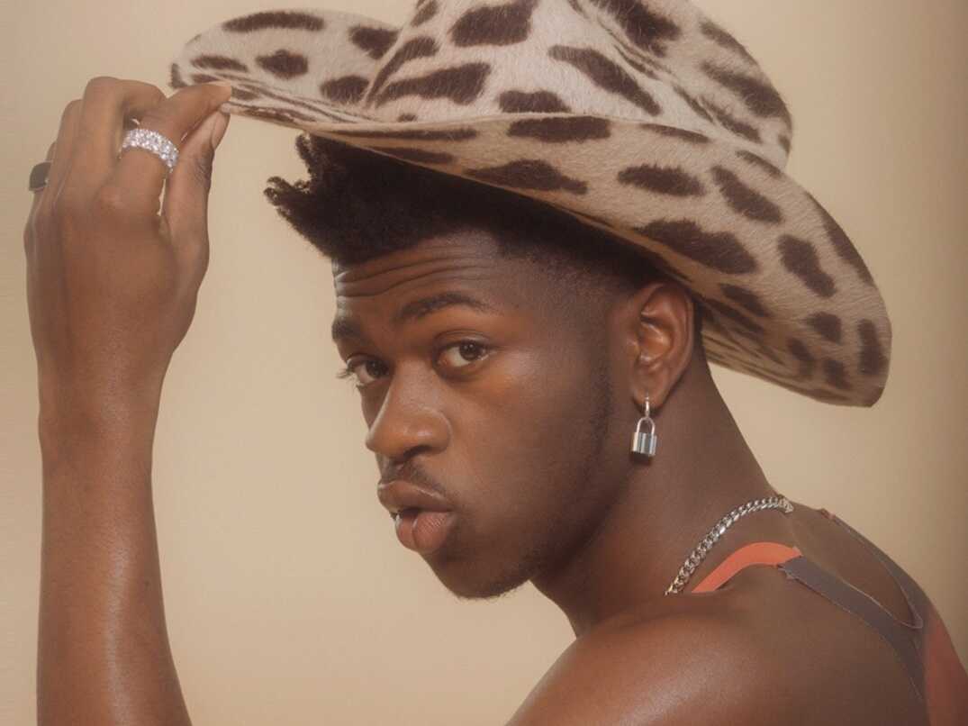 JMcKMelbourne's tweet image. "I've learned how to go viral." When it comes to queer musicians, 2021 has been the year of Lil Nas X. Story: reportdoor.com/ive-learned-ho… #lilnasX #queermusic #queermusicians #queer2021 #queernews #queer