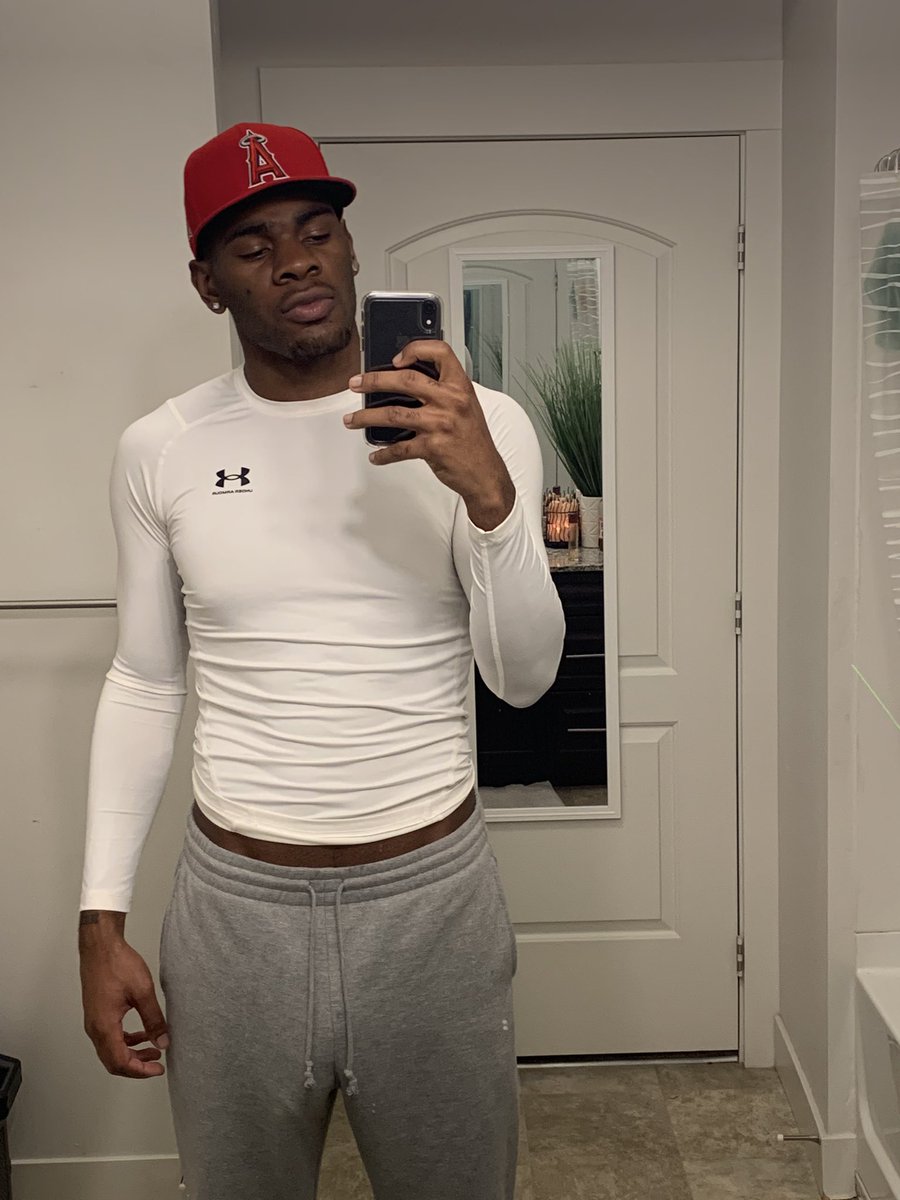 DaBamSam's tweet photo. Rt if you wanna see more 💪🏾 https://t.co/9ROocf94d5