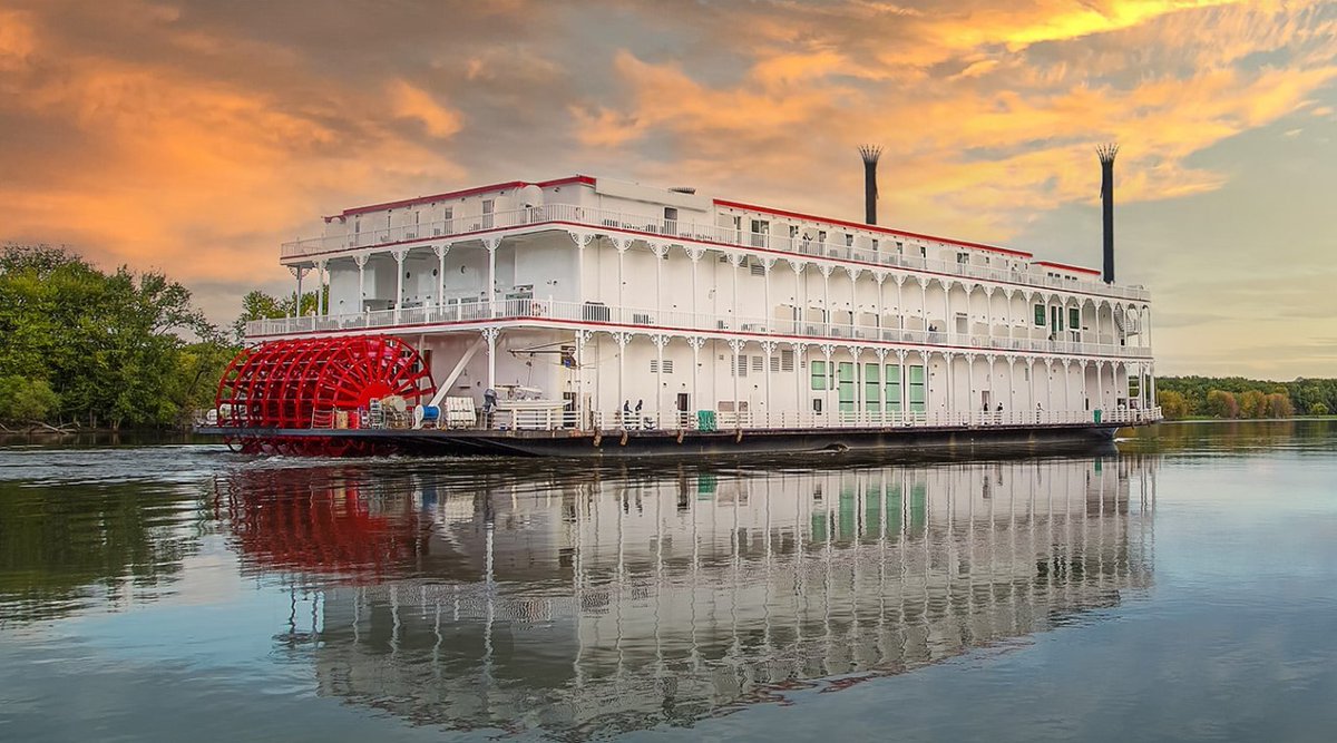 FMCGlobalSat's tweet photo. An elegant river steamboat on the Mississippi River connecting their guests and crew on FMC GlobalSat's 5G/LTSAT network! 📶⚓

#5G #4G #broadband #Fmcglobalsat #iot #4GLTSAT #5GLTSAT #MississippiRiver #Riverboat #cruising #cruiseship #rivercruise #Cruise https://t.co/hXuulJVvOu