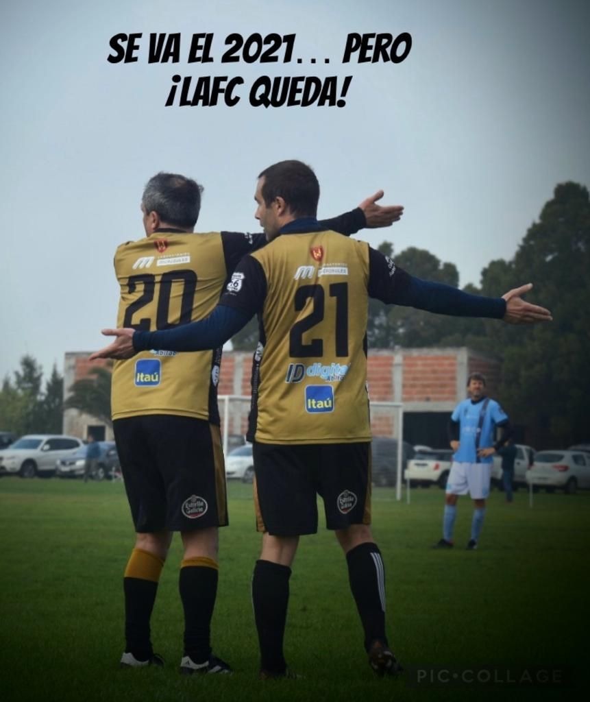 SpfLos's tweet photo. Feliz 2022 a todos los PAPIFUTBOLEROS del Glorioso @papifutbolsemi https://t.co/vVHRivbjhX