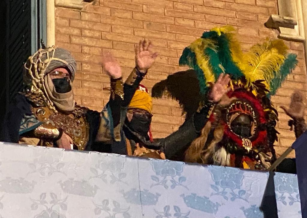PD_Reus's tweet photo. Ahir vam donar la benvinguda als Patges de https://t.co/Y3Fj1hFMi1 els Reis d'Orient per recollir les cartes de tots els nens i nenes de la Ciutat de #Reus. https://t.co/2nJgoILTvM
