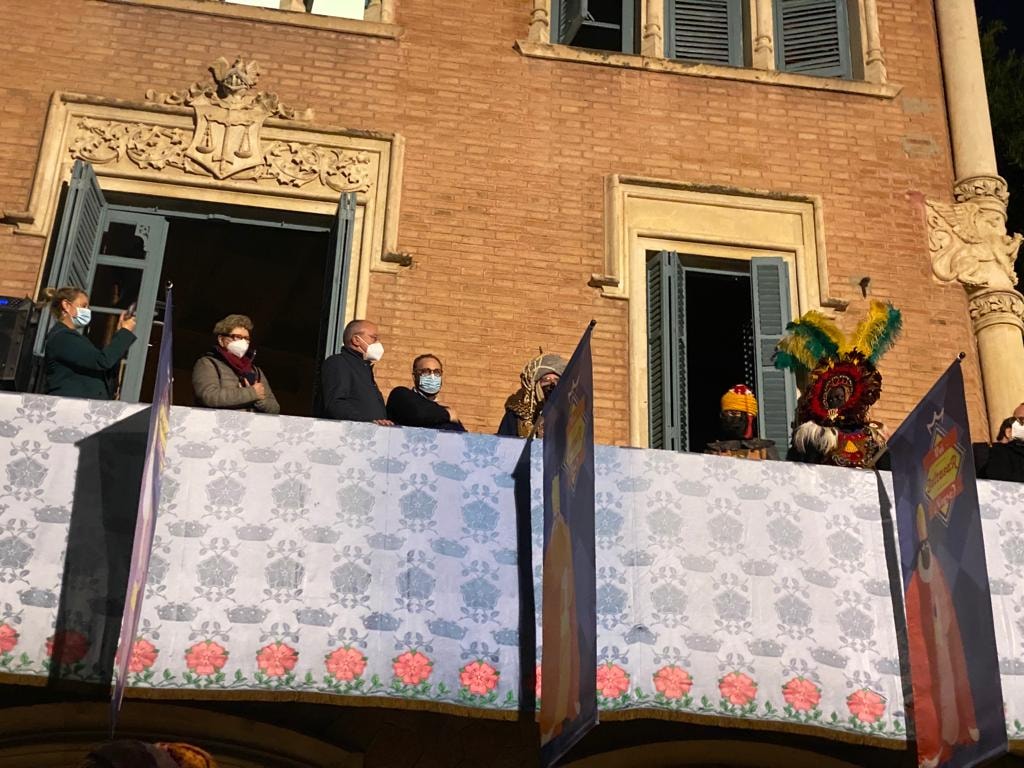 PD_Reus's tweet photo. Ahir vam donar la benvinguda als Patges de https://t.co/Y3Fj1hFMi1 els Reis d'Orient per recollir les cartes de tots els nens i nenes de la Ciutat de #Reus. https://t.co/2nJgoILTvM