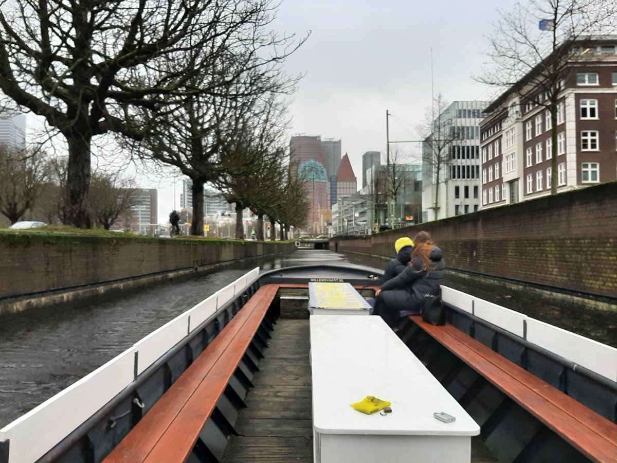Willemsvaart's tweet photo. 30 december 2021... #Ommetjes #vaarten en (bijna) Oudjaars'boottocht. Het màg, kàn en is #gezellig.
#Gluhwein en hapje erbij... https://t.co/5BgDF9N2dB
