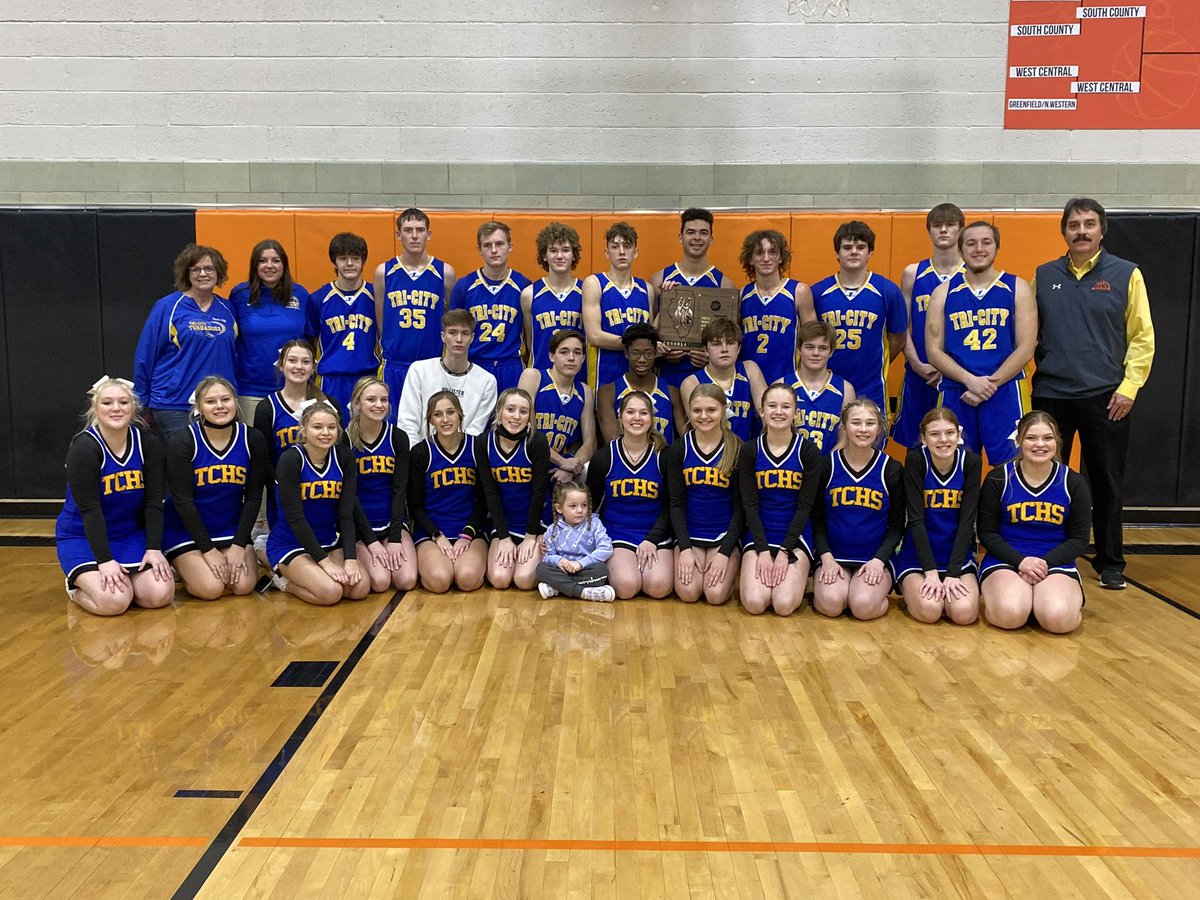 ShandaStrawkas's tweet photo. 🎄2021 Waverly Holiday Tournament Consolation Champions🎄 #TCSV https://t.co/VwAELYf9Bu