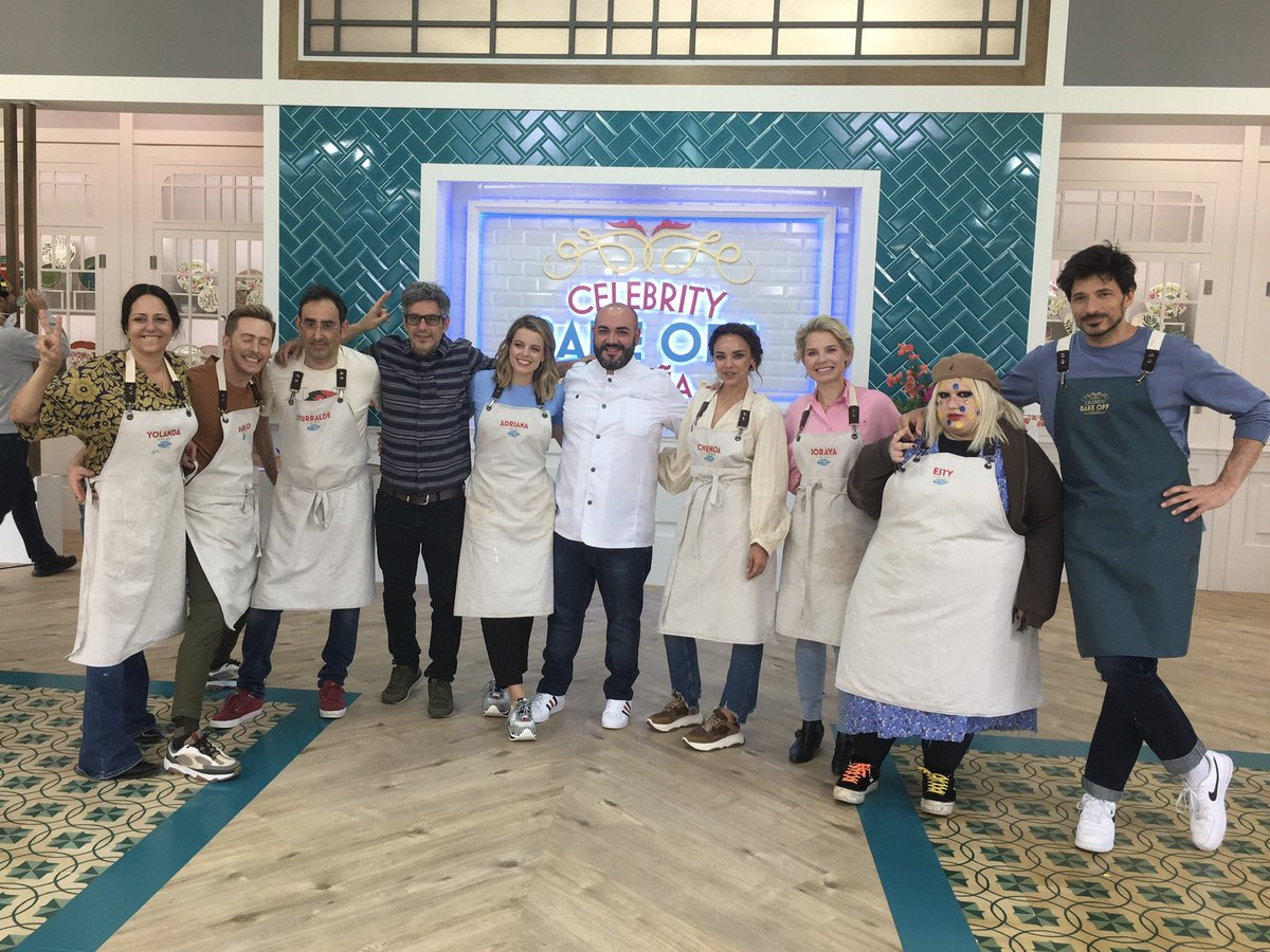 ChefAMontes's tweet photo. 🎥🎥🎥 #CelebrityBakeOff https://t.co/rBhVofWat2