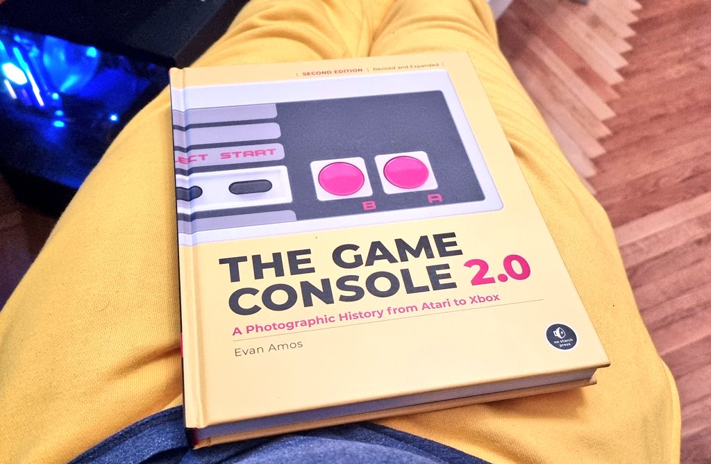 devellloper's tweet photo. Пришла неожиданно последняя посылка в этом году. Успела! #TheGameConsole 2.0 вторая ревизия. Каталог всех (почти всех) игровых консолей. Добавлены даже #NintendoSwitch, #PS5 и #XboxSeriesX. И #GoogleStadia. Ещё и под цвет штанов :) https://t.co/awj61GywPI