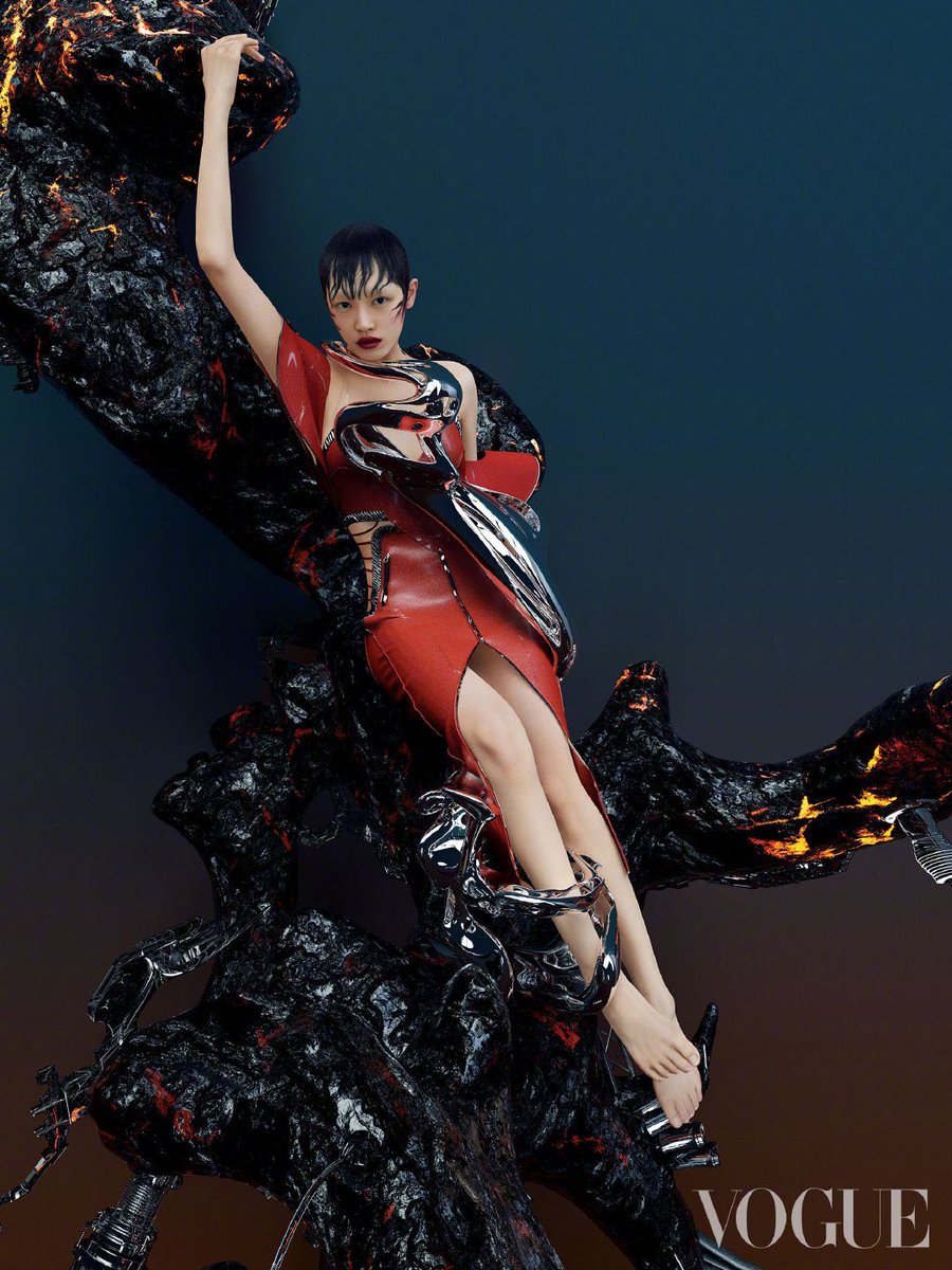 girIsonfiIm's tweet photo. vogue china january 2022 issue shot by momo chen https://t.co/7x2BsW2ANl