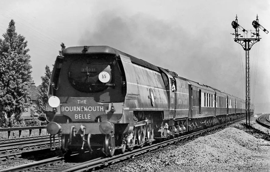 #OnThisDay in 1944, General Steam Navigation enters traffic with the Southern Railway. 

news.35011gsn.co.uk/2021/12/30/ont…