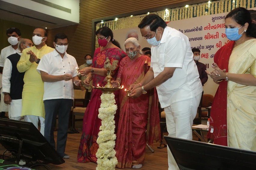 CRPaatil's tweet photo. વડોદરા ખાતે સુશાસન સપ્તાહ અંતર્ગત ઉત્તર પ્રદેશનાં મહામહિમ રાજ્યપાલ શ્રીમતી @anandibenpatel જીની વિશેષ ઉપસ્થિતિ વચ્ચે સાંસદ શ્રીમતી રંજનબેન ભટ્ટનાં સહયોગથી સેવા ભાવી સંસ્થાઓ દ્વારા 2400 ક્ષય રોગના દર્દીઓને દત્તક લેવાયા. આ પ્રસંગે હાજરી આપી. (1/2) https://t.co/KnYQNmpsKb
