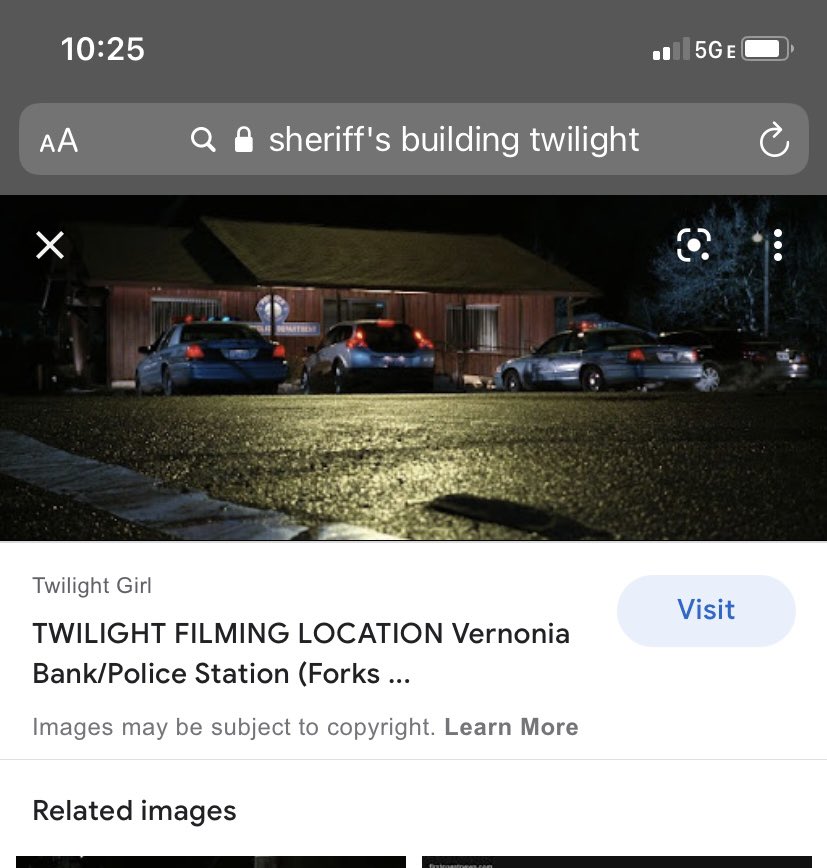 cascadecrestins's tweet photo. @WaunaCU Do we share that building with the sherif from @Twilight? We’ll let them know. 👍🏻 https://t.co/Sw7fz7VRxG
