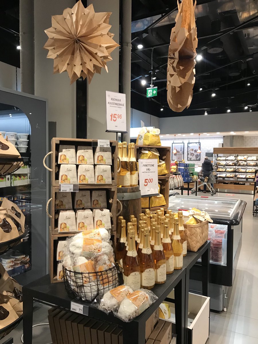 ItkonenE's tweet photo. Food Market Tapiolan Herkku toivottaa Onnellista Uuttavuotta !! ❤️🍾🥂 https://t.co/5bOmyzdhox