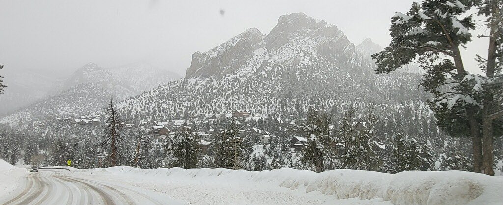 #MountainUpdate Just a friendly reminder if headed to Mt. Charleston chains or 4WD are required. Also all cars with any portion of their parked car touching or over the white fog line will be ticketed and towed.  #Snow #PlanAhead #DressWarm #NvStatePolice