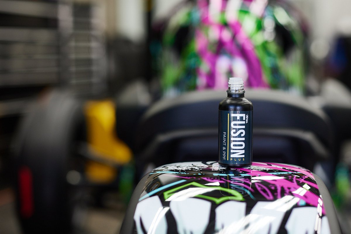 Go into 2022 with the protection of Ceramic! Providing a high-performance layer of protection against the elements, environmental contaminants and UV rays. While also Enhancing the depth, gloss and creating an hydrophobic layer of protection!