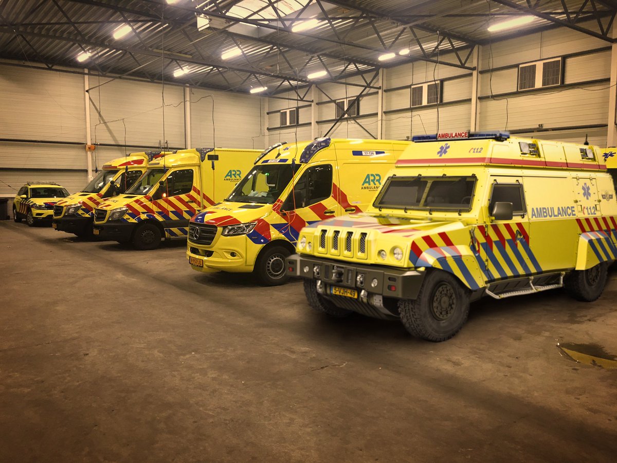 TheSyts's tweet photo. Ambulancedienst ook klaar voor Oud &amp; Nieuw #oudennieuw #AmbulanceRR #GelukkigNieuwJaar https://t.co/yVGo5Dhdmw