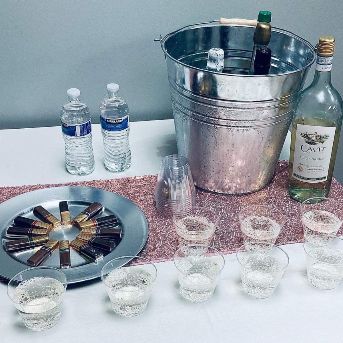 CharmedNR's tweet image. Let"a make 2022 a Charming year
Get together w/friends ✔
Avoid crowds ✔
Spoil yourself a bit😘 ✔
Sounds like our private after hours. #GetCharmed event checks all the boxes.
Message us on Facebook to schedule your event
#NorthRidgeville #Boutique #shoplocal