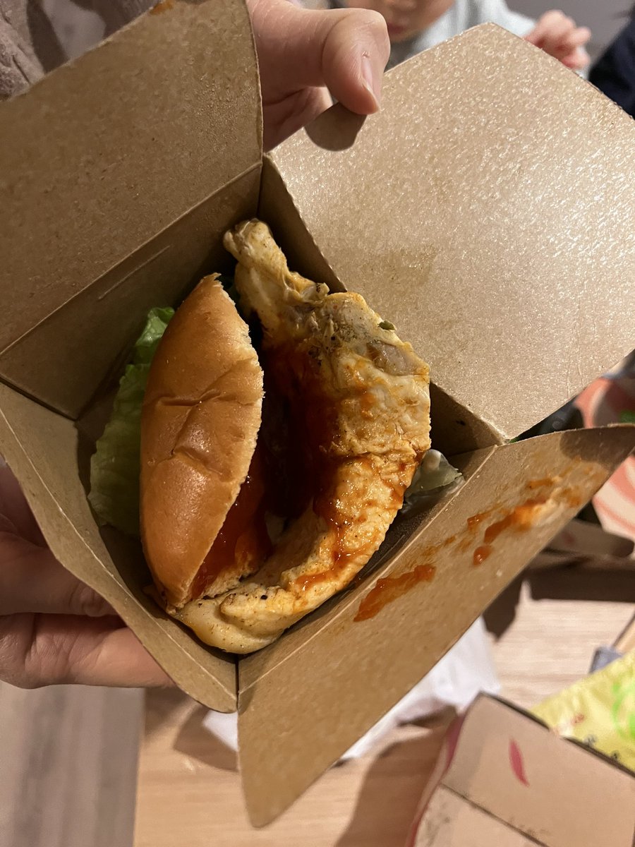 M5MHO's tweet photo. Ordered a chicken burger from the kids menu from Shirley @NandosUK and this is the state it came in. How can you serve this? https://t.co/FciovSEl4k