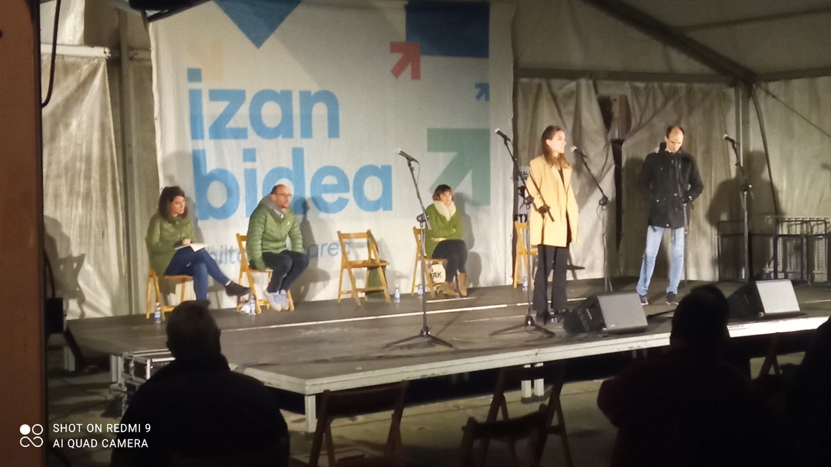 gurearterasare's tweet photo. Bertsotan jotasu, preso iheslari eta deportatuen eskubideen alde, bidean.
Segi fin.
U-8an bertan Bilbo, Bergaran. https://t.co/29eQ4vIFy7