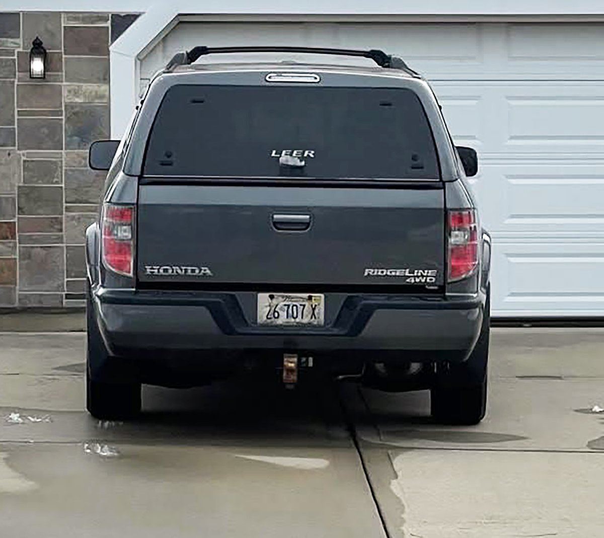 Yea, or nay? First-generations #Honda Rigelines with bed caps? #Style #HondaRidgeline #PickupTrucks #Design #PersonalDecisions