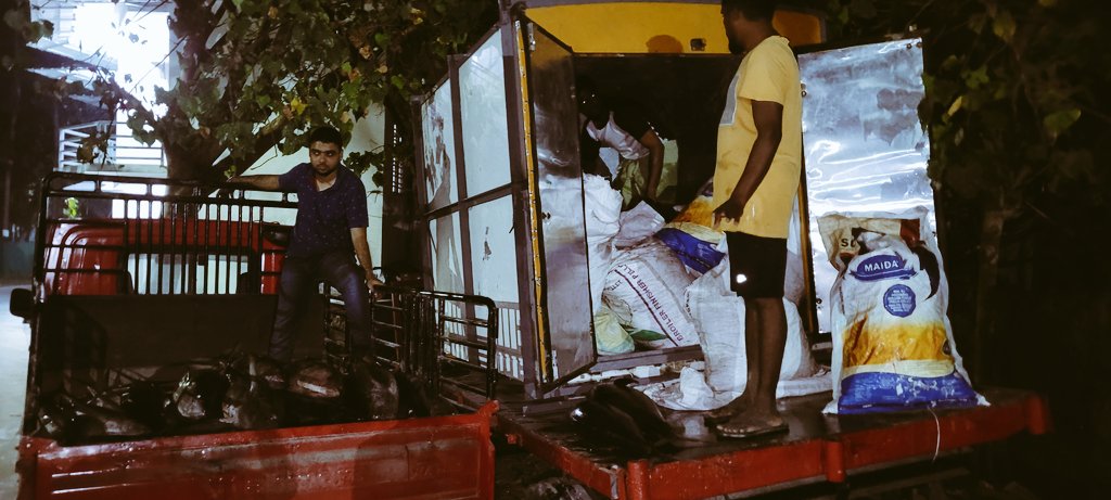 Fisheries_UTLA's tweet photo. #WeBring a youth collective frm @KSmartcity @UT_Lakshadweep started supply of fresh #YellowFin #TUNA 2 mainland markets @Min_FAHD @FisheriesGoI @nfdbindia @DoC_GoI https://t.co/BwtC7h2yFN
