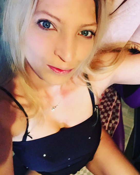 Ich w&uuml;nsche Euch einen letzten wundersch&ouml;nen Abend im Jahr 2021 🥰 was habt ihr den Morgen so geplant<a href="/tag/dirtyblowjob"class="tags"><span>#dirtyblowjob</span></a>