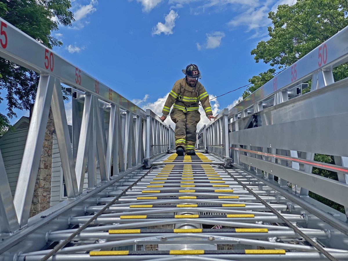 KMEFire's tweet photo. #KME #AerialCat #ladders are engineered to provide a clear walkway so there is no need to worry about excessive cables or wiring installed in your climbing path.
#KMEFire #EngineeredToServe #ConfidenceAtEveryStep https://t.co/vG1sHMYJhu