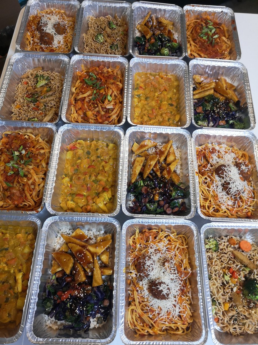 achaoticcreator's tweet photo. Just started my 2nd job yesterday!
It's as a meal prep chef in Vancouver and it's WORK FROM HOME πβ€οΈ
So excited to be able to start cooking more and for people to try my yummy vegan foodz π
#food #vegan #mealprep #mealprepchef #workfromhome #chef #vancouver https://t.co/2mIm7emNSz