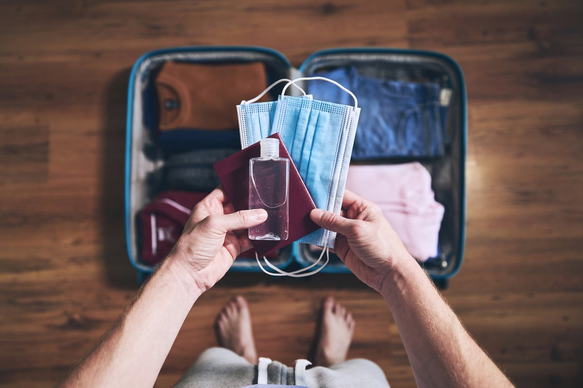 Flying this weekend? Lots going on in the skies that could impact your travel plans.
-Heavy holiday travel
-Weather across the country
-And Omicron
Check with your airline before you head to the airport for flight status. Check airport status at fly.faa.gov. #FlySmart