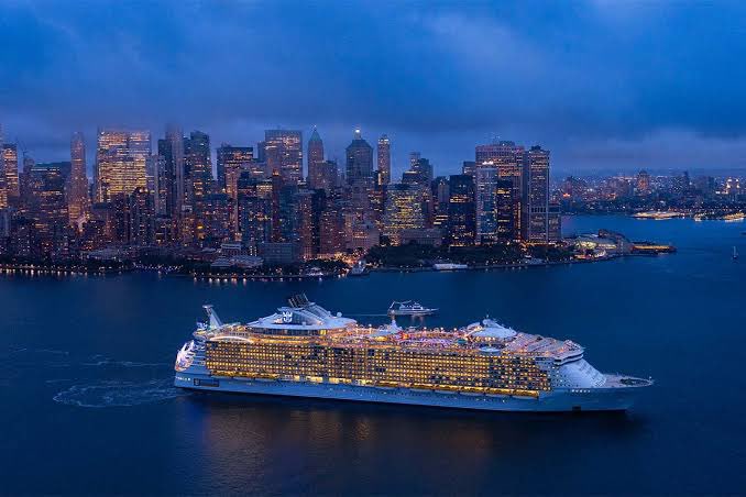 twcruiseships's tweet image. Royal Caribbean just announced that 1.1 million people have cruised with them since June 2021. Only 0.02% have tested positive for Covid.

This proves once again that Cruising is the safest way to travel at the moment.