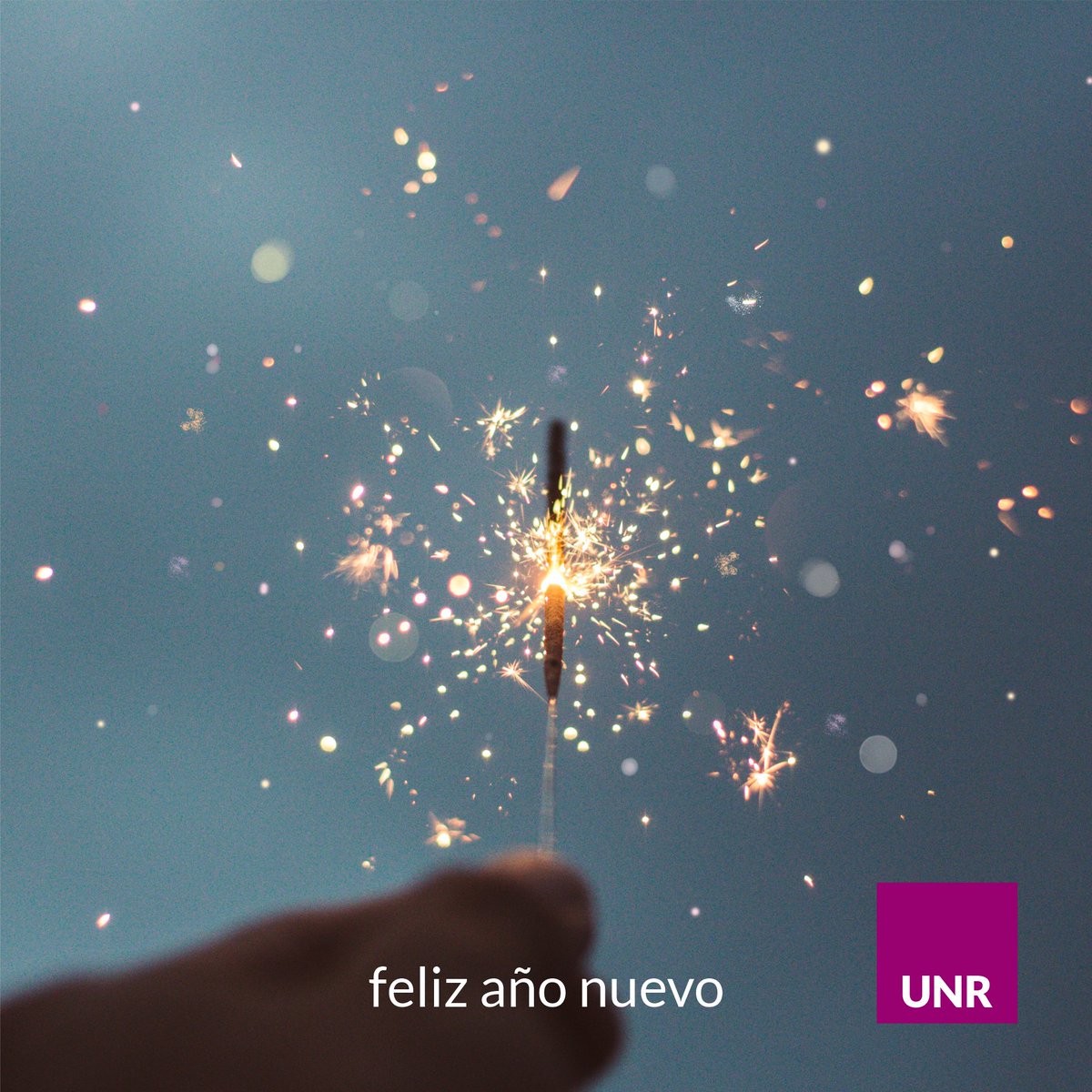 🥂¡Feliz año nuevo a la #ComunidadUNR! 💫Por un 2022 lleno de nuevos desafíos y aprendizajes para nuestra Universidad Pública ✨

Gracias por acompañarnos en este 2021 🤗Seguimos construyendo #LaUniversidadQueQueremos ♥️