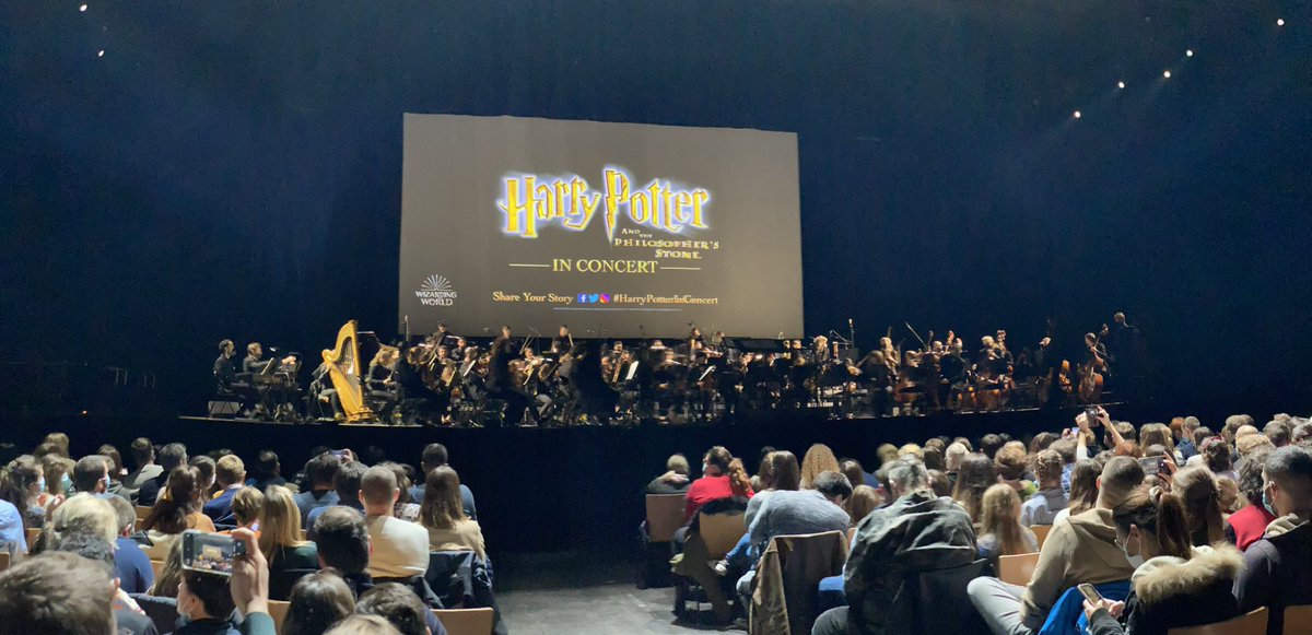 sylv1gallet's tweet photo. #HarrypotterinConcert https://t.co/Qpe2ChdYFB