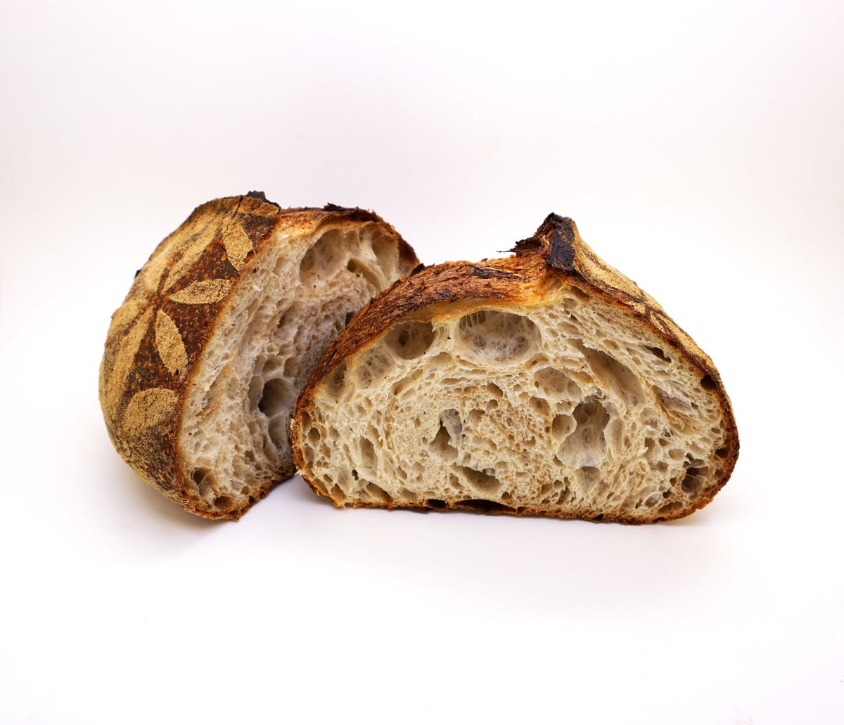 kevjyang's tweet photo. whole grain wheat sourdough https://t.co/l7DTkUpWXi