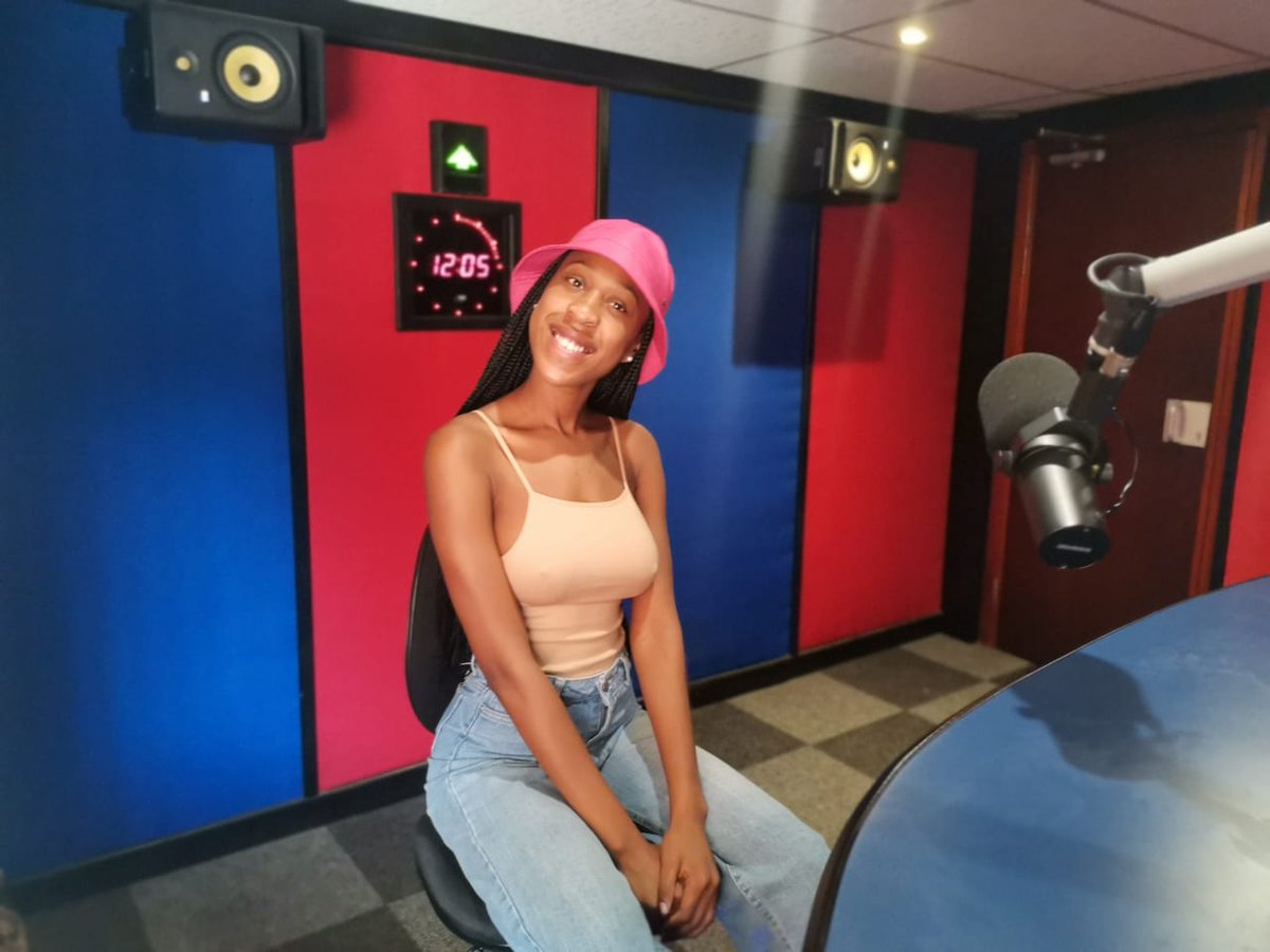 Oratilekekana12's tweet photo. #Tutfm
#lunchtimeredux https://t.co/JhTVeftURd