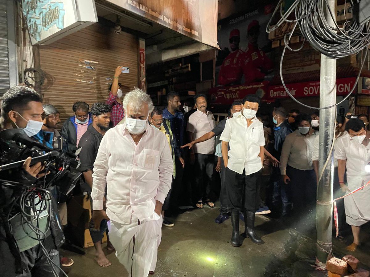 PKSekarbabu's tweet photo. மக்கள் சேவைக்கு இரவென்ன பகலென்ன

 களத்தில் முதலமைச்சர் @mkstalin https://t.co/vEQZPdNwgg