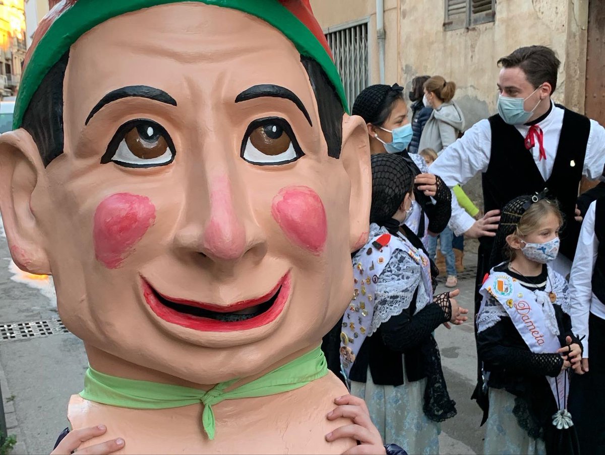 I avui, amb una cercavila sense avisar amb temps, acabem el q serien aquests dies de gegants, un any on no feiem més q estàtic, contents d’haver-ho pogut realitzar. Grà cies per acompanyar-nos-hi <a href="/viladepiera/">Vila de Piera</a> #pastoretespiera #pubillatgepiera