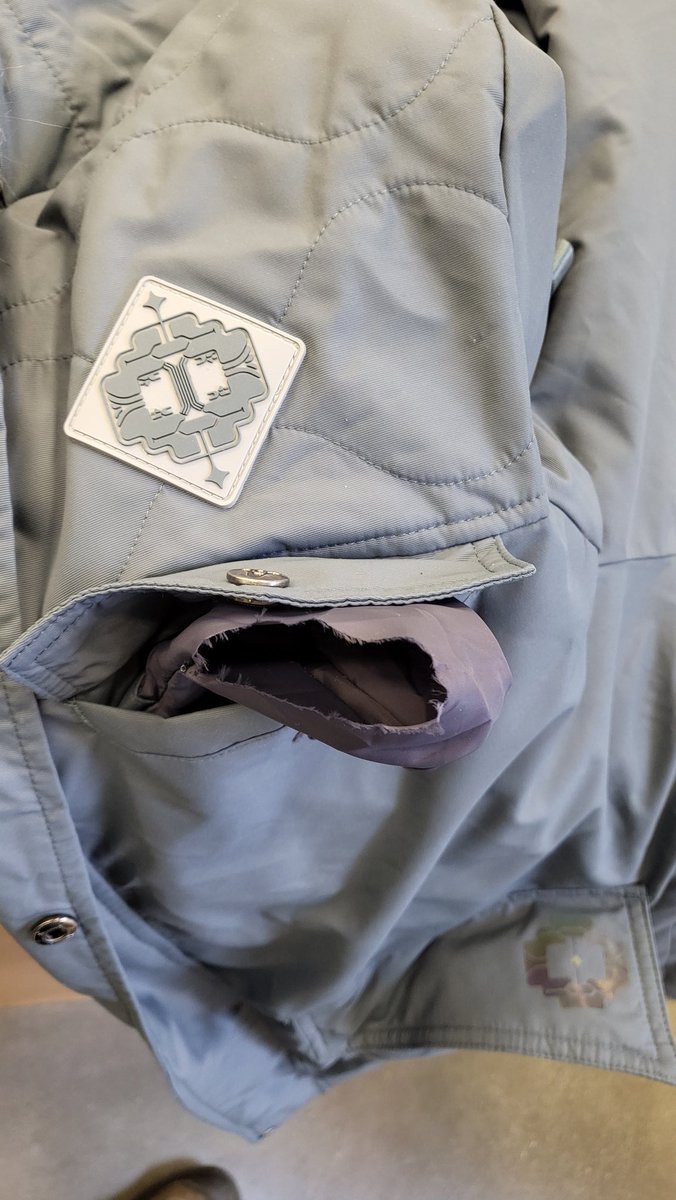 FinchTheBuck's tweet photo. @Bungie @BungieStore it finally got cold enough to wear my new dsc jacket. But now that in actually using it I've found this massive hole in one of the pockets!! Anything I can do? https://t.co/prgiroEoOJ