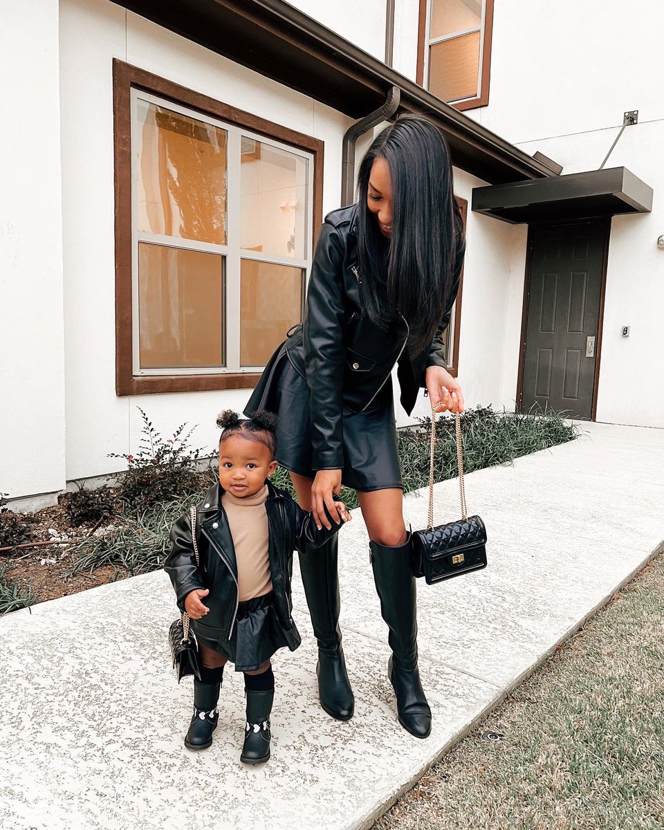 jaylabrenae's tweet photo. Twinning with the mini🖤 https://t.co/gvINnEmfPk