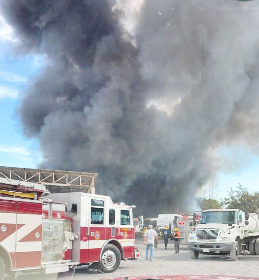 mariocastillob's tweet photo. Fuerte incendio de autobuses en Escobedo https://t.co/AOw6wP8cwv
