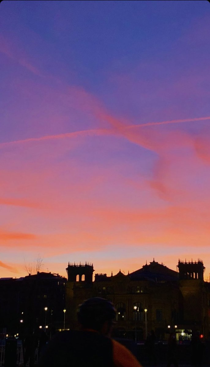 opacarofilia_'s tweet photo. el cielo es mágico ✨ https://t.co/7HcI1yeEGF